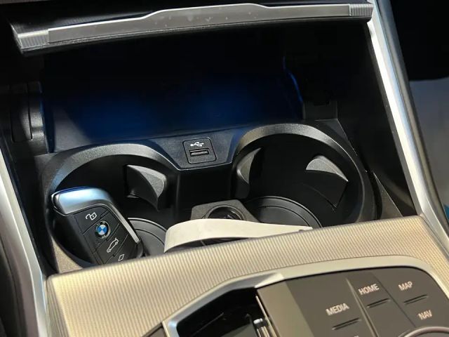 BMW 320 320d M-Sport xDrive