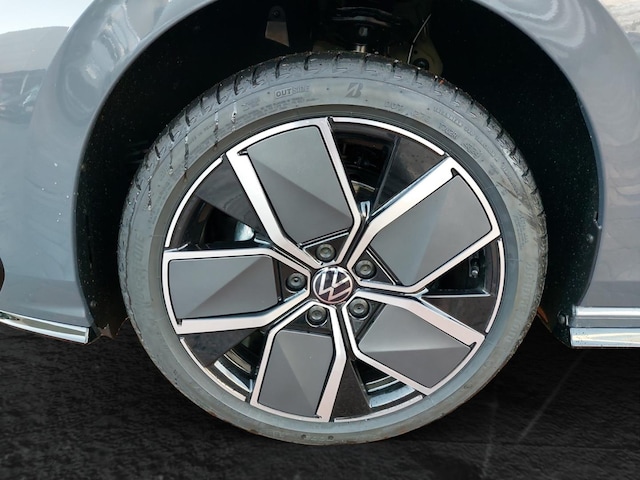 Volkswagen Golf 1.5 eTSI DSG R-Line