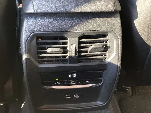 BMW 320 320d M-Sport Sedan