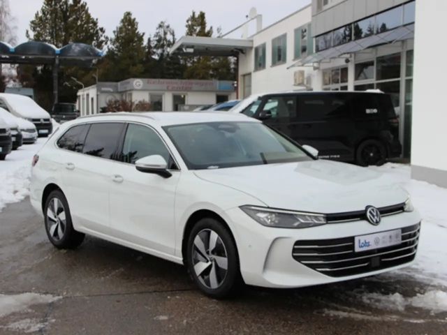 Volkswagen Passat 1.5 eTSI Business DSG Variant