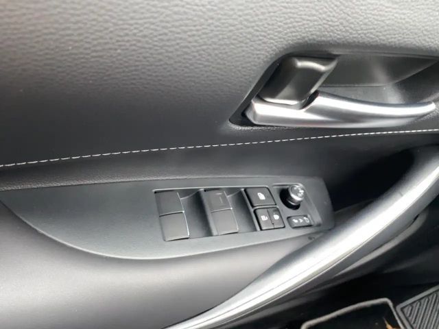 Toyota Corolla 2.0Teamplayer wenig KM*junger Gebrauchter