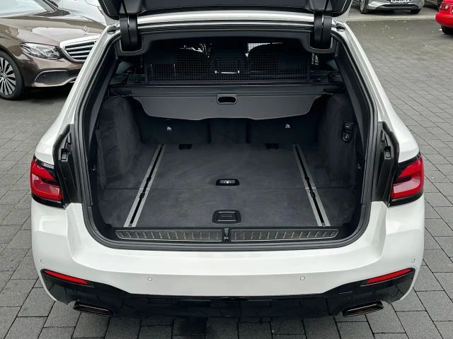 BMW 540 540d M-Sport Touring xDrive