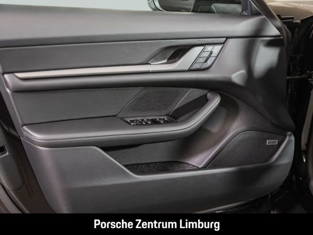 Porsche Taycan 4 Cross Turismo