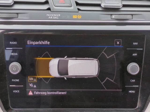 Volkswagen Touran 7-Sitze 1.5TSI*ACC Navi digCock SHZ 2xPDC