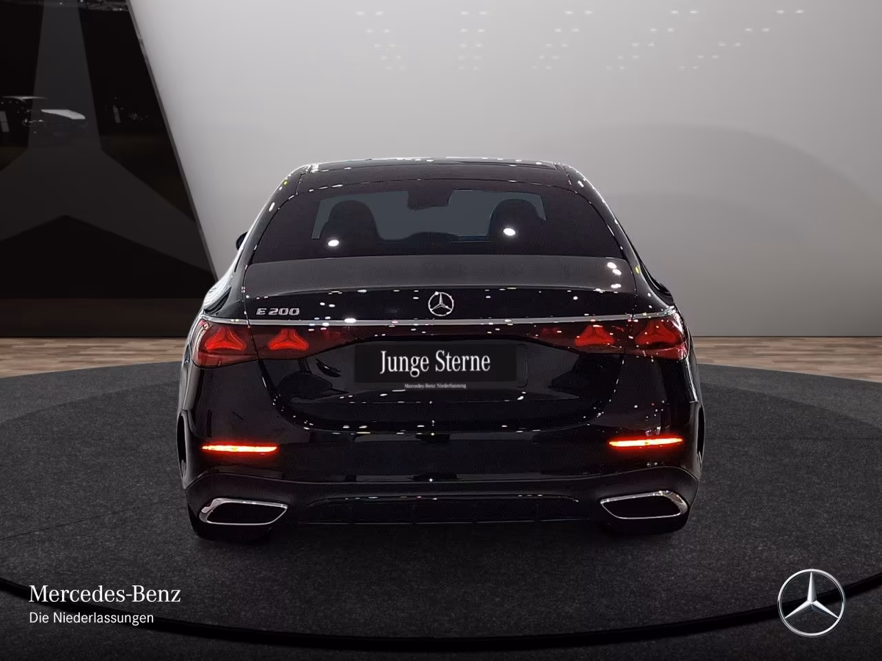 Mercedes-Benz E 200 AMG Line Sedan