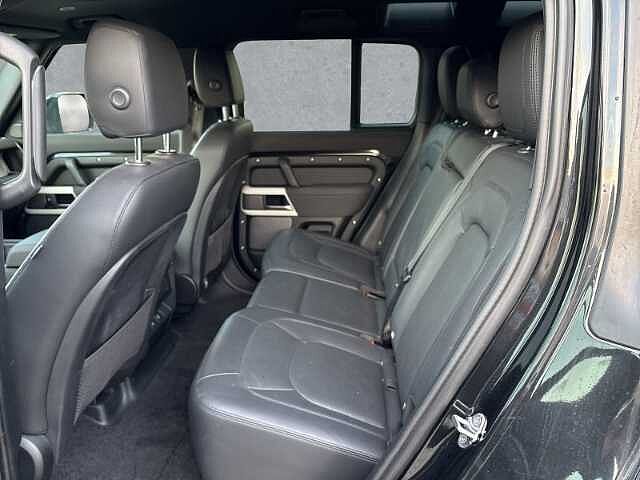 Land Rover Defender 110 SE