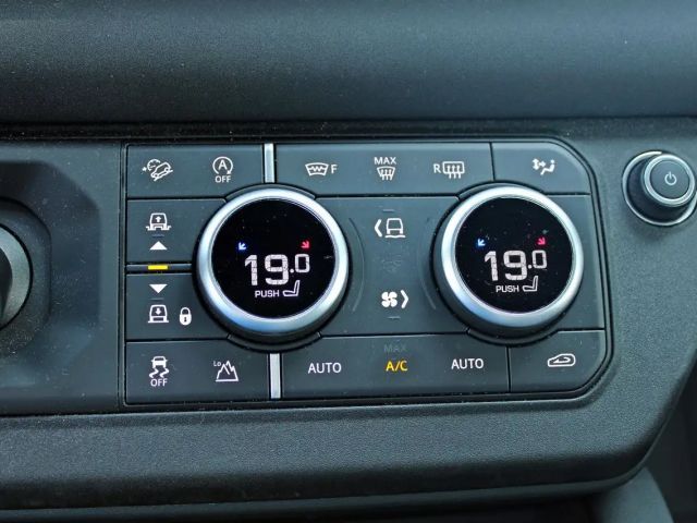 Land Rover Defender 110 Dynamic SE