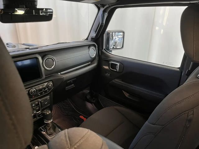 Jeep Wrangler Sahara