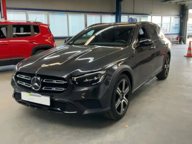 Mercedes-Benz E 200 4MATIC