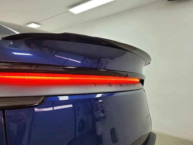 Tesla Model Y AWD Long Range