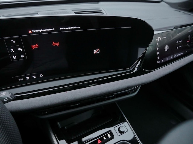 Audi A6 Avant Quattro S-Tronic