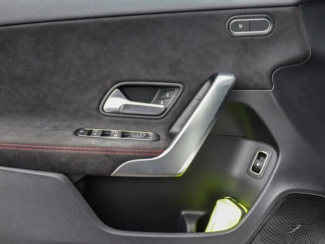 Mercedes-Benz A 250 A 250 e AMG Line