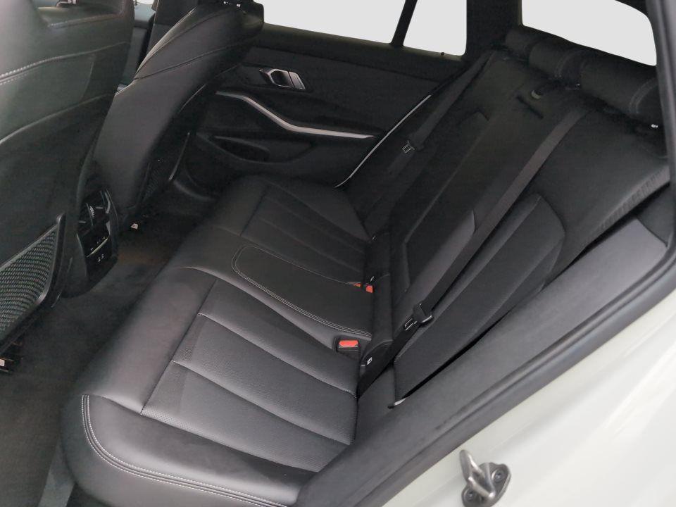 BMW 330 330e Touring