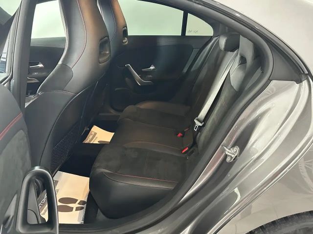 Mercedes-Benz CLA 200 AMG Line Sedan