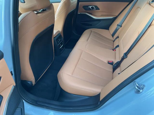 BMW 320 320d M-Sport Touring xDrive