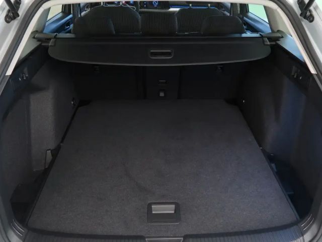 Volkswagen Golf Life Variant