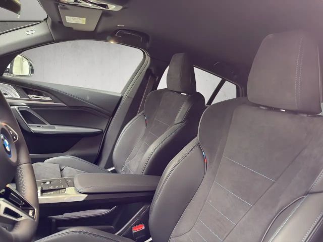 BMW iX2 xDrive30
