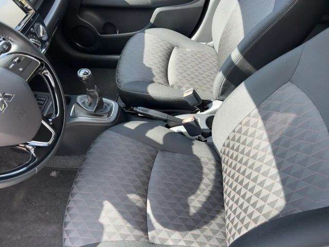 Mitsubishi Space Star Star