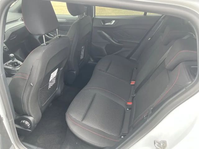 Ford Focus EcoBoost ST Line Style Wagon