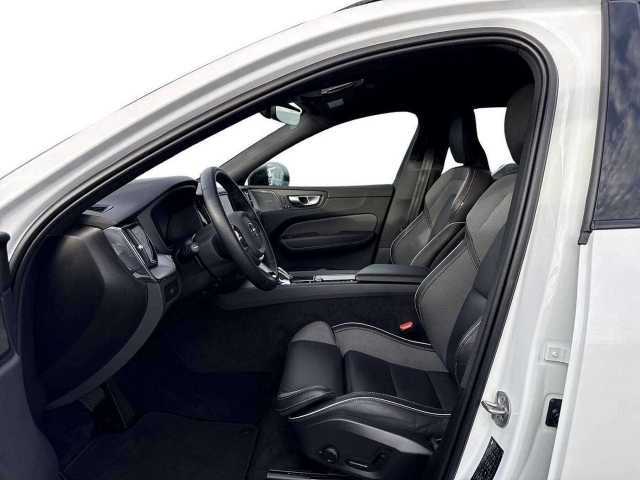 Volvo XC60 Dark Plus