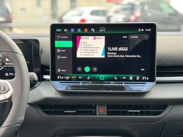 Volkswagen T-Roc 1.5 eTSI DSG R-Line