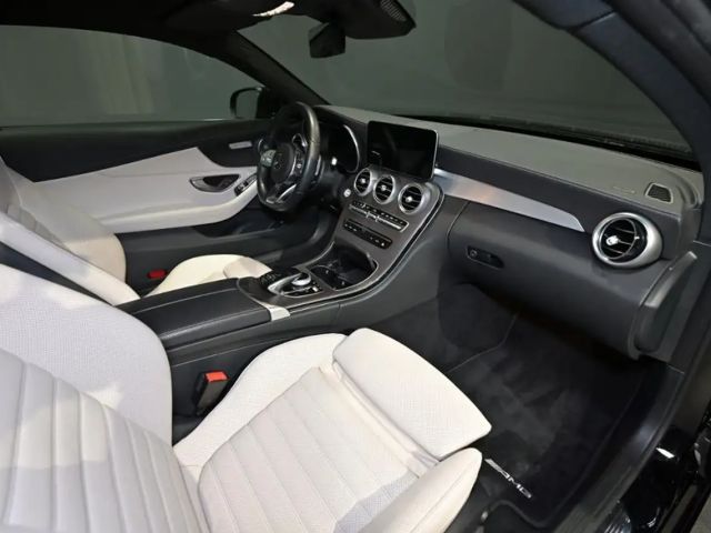 Mercedes-Benz C 300 AMG Line Coupé