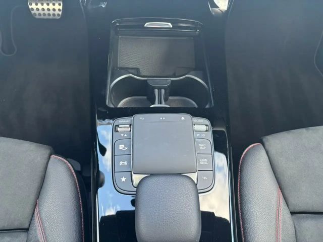 Mercedes-Benz CLA 200 AMG Line Shooting Brake