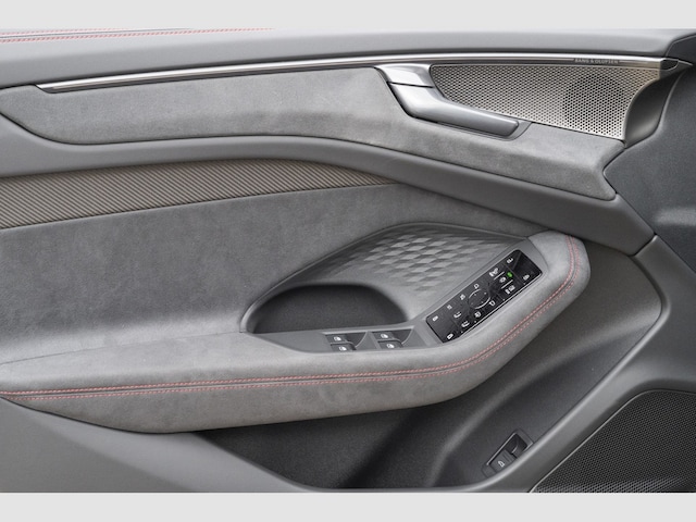 Audi A6 Avant Quattro S-Tronic