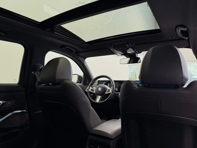 BMW 330 330e M-Sport xDrive