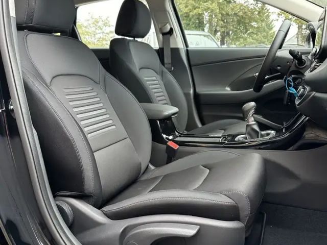 Hyundai i30 New i30 Kombi 1.5 DPi Sondermodell GO*LED,Navi.