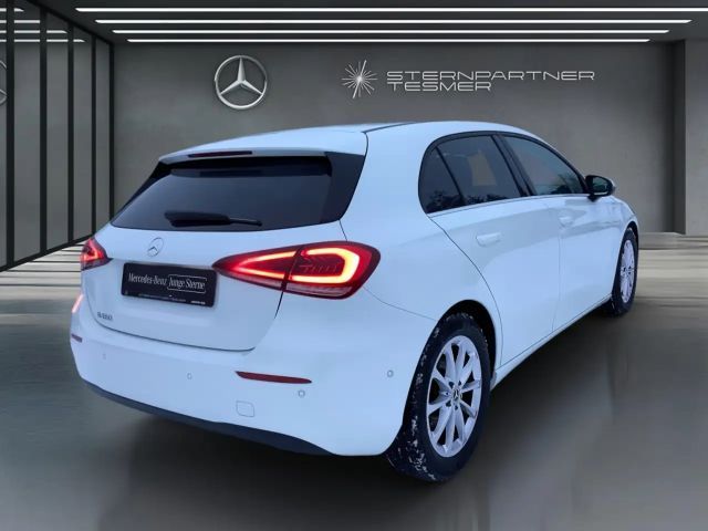 Mercedes-Benz A 160 Navi, LED, MBUX, RFK, Shz, Carplay, Ambie