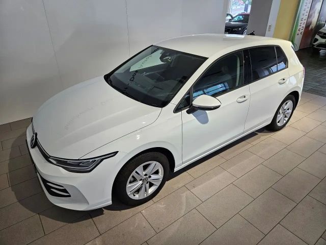 Volkswagen Golf 1.5 eTSI DSG Life
