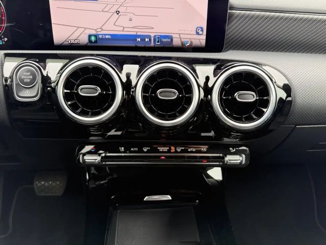 Mercedes-Benz A 180 A180 PROGRES+MBUX+LED+KAMERA+ASSIST+CARPLAY+SHZ+