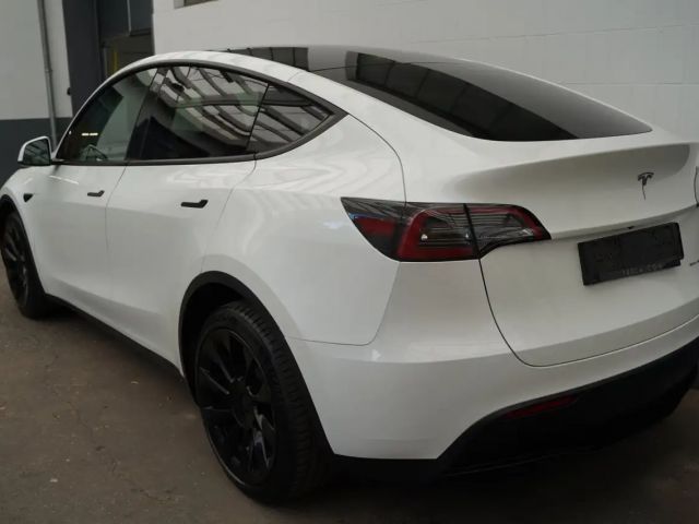 Tesla Model Y AWD Long Range