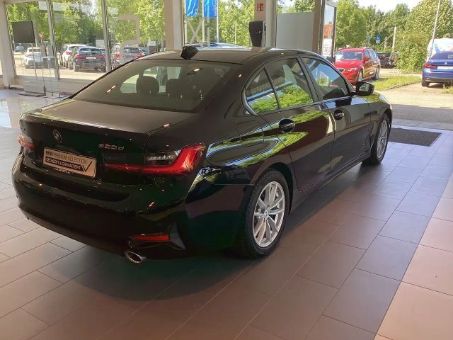 BMW 320 320d Advantage pakket Sedan xDrive