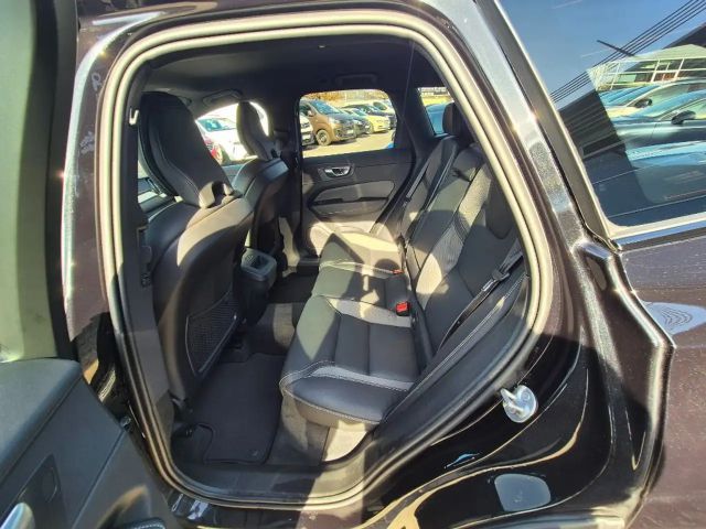 Volvo XC60 Dark Plus