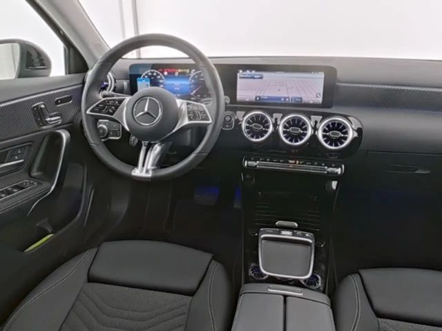 Mercedes-Benz A 220 4MATIC Progressive