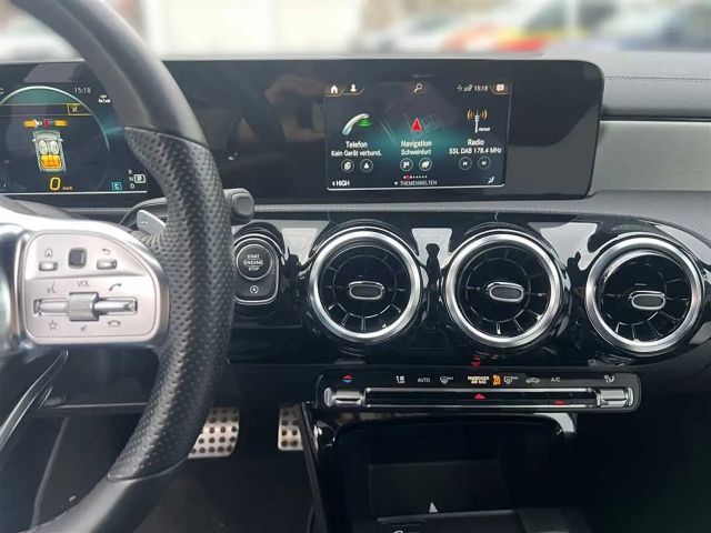 Mercedes-Benz CLA 250 4MATIC AMG Line Sedan