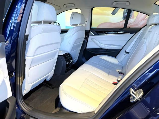 BMW 530 530d Luxury Line Sedan xDrive