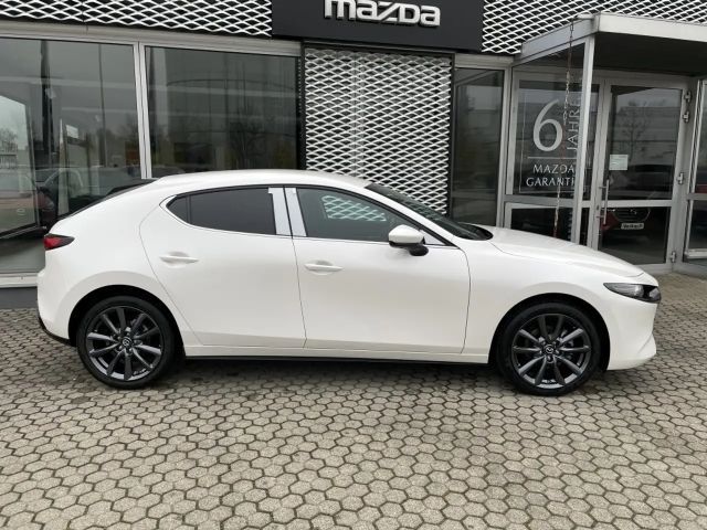 Mazda 3 Exclusive-line