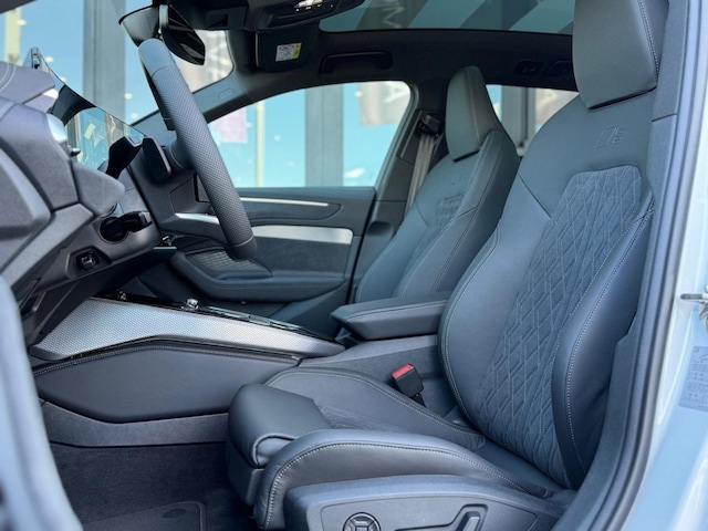 Audi A6 Avant Quattro S-Tronic