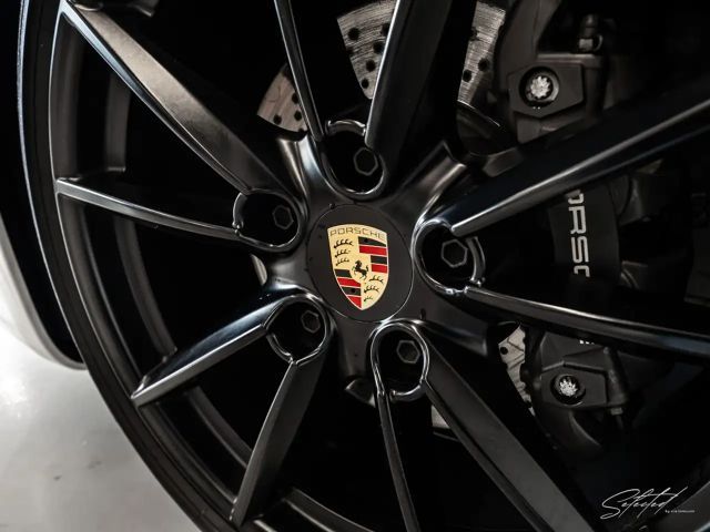 Porsche 992 4 Carrera Coupé