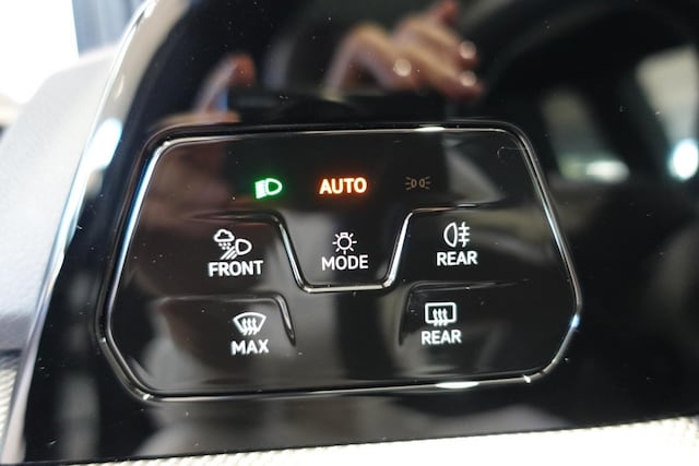 Volkswagen Golf DSG R-Line Variant