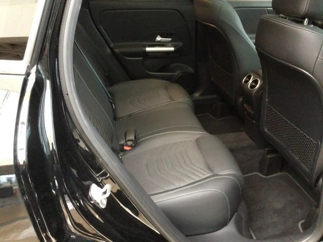 Mercedes-Benz GLA 200 GLA 200 d