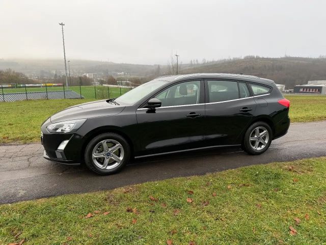 Ford Focus Cool & Connect Wagon