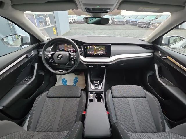 Skoda Octavia TDI DSG MATRIX NAVI ACC SPURH AHK VORBREI