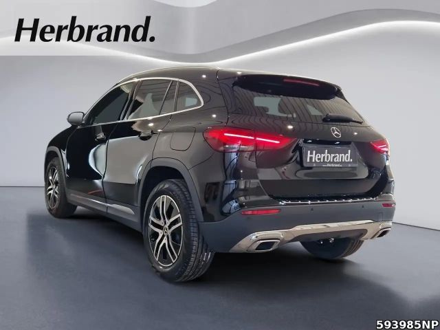 Mercedes-Benz GLA 200 Progressive