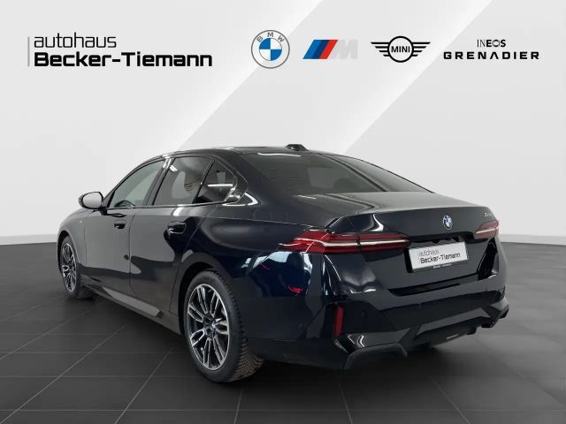 BMW 520 520d M-Sport Sedan