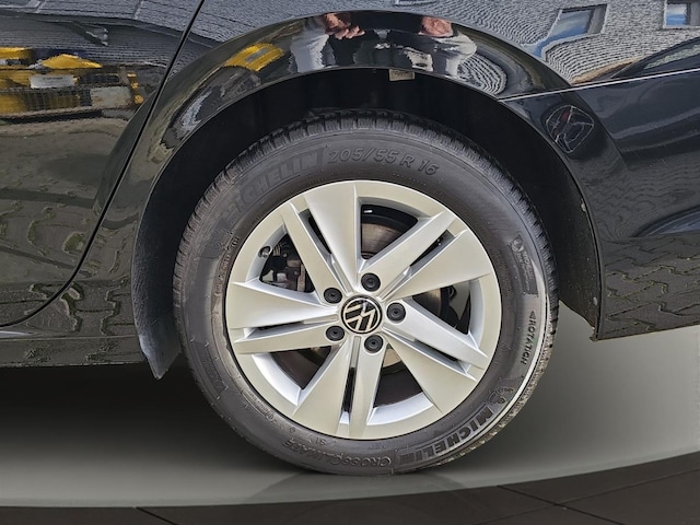 Volkswagen Golf Life Variant