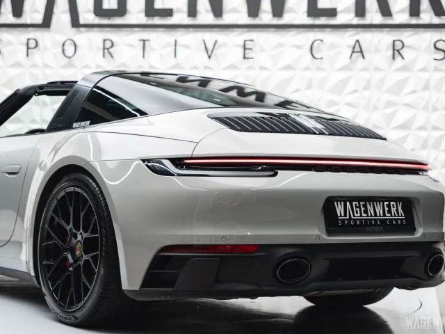 Porsche 992 4 Cabrio GTS Targa
